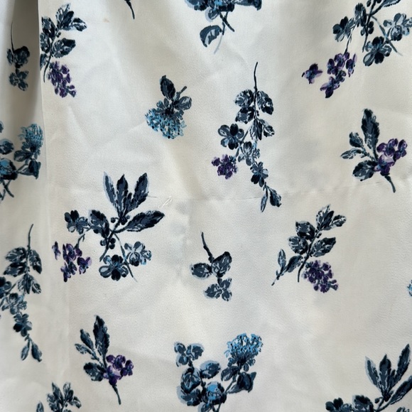 🤍A&Fitch Floral Tank - Picture 4 of 5